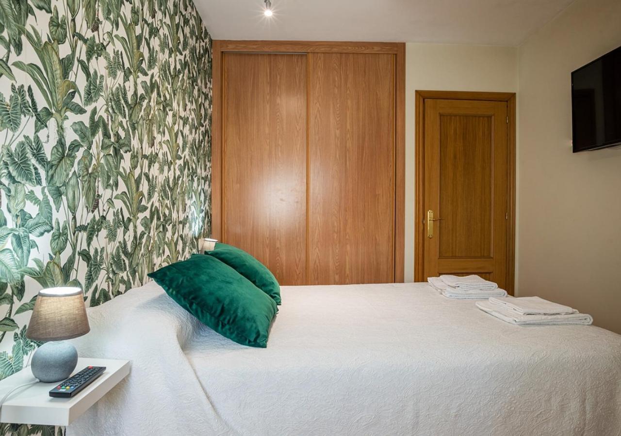 Apartamento Irene Centrico Con Wifi Y Parking Coche Tamano Medio Onís Kültér fotó