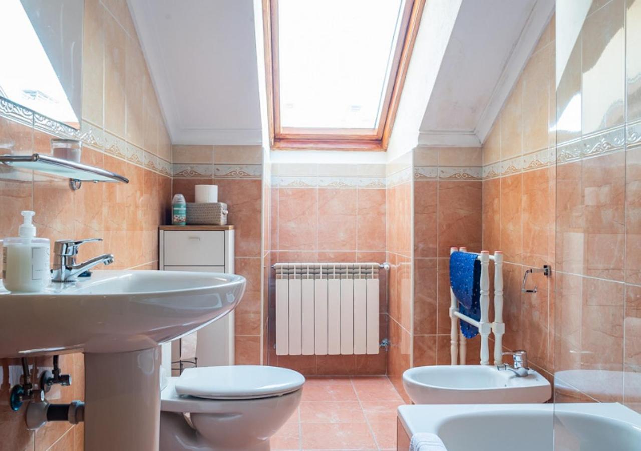 Apartamento Irene Centrico Con Wifi Y Parking Coche Tamano Medio Onís Kültér fotó