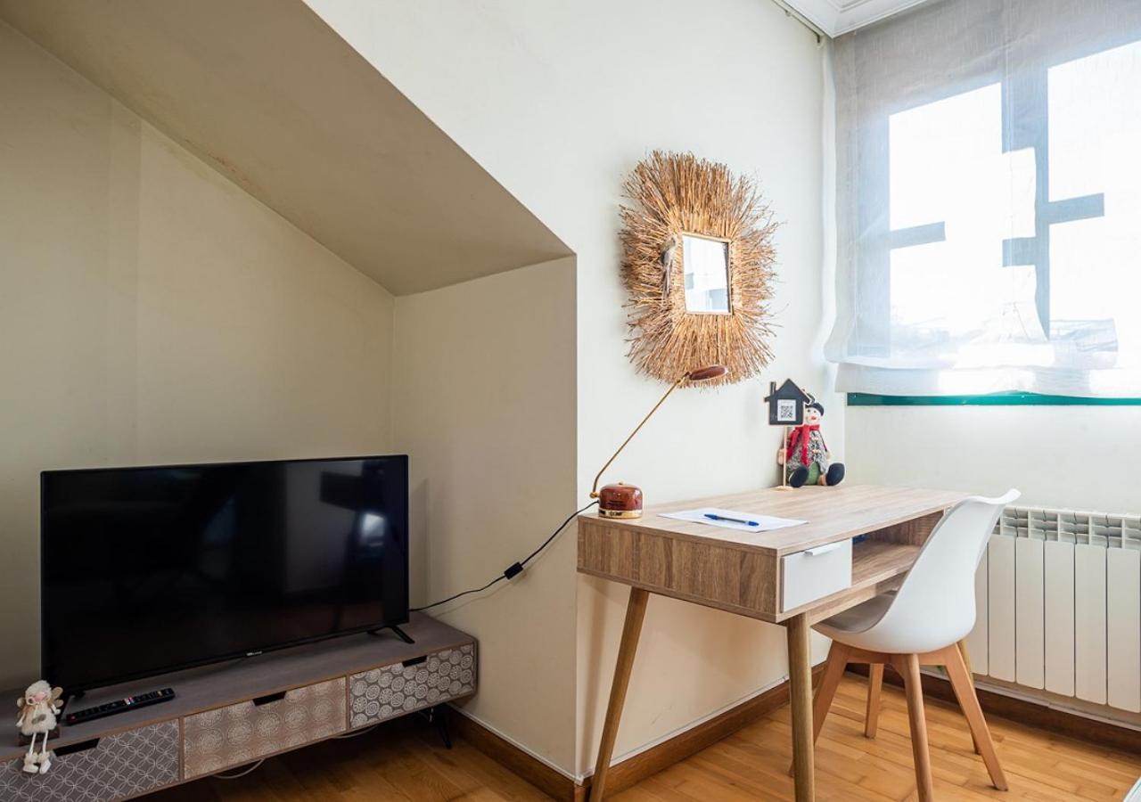 Apartamento Irene Centrico Con Wifi Y Parking Coche Tamano Medio Onís Kültér fotó