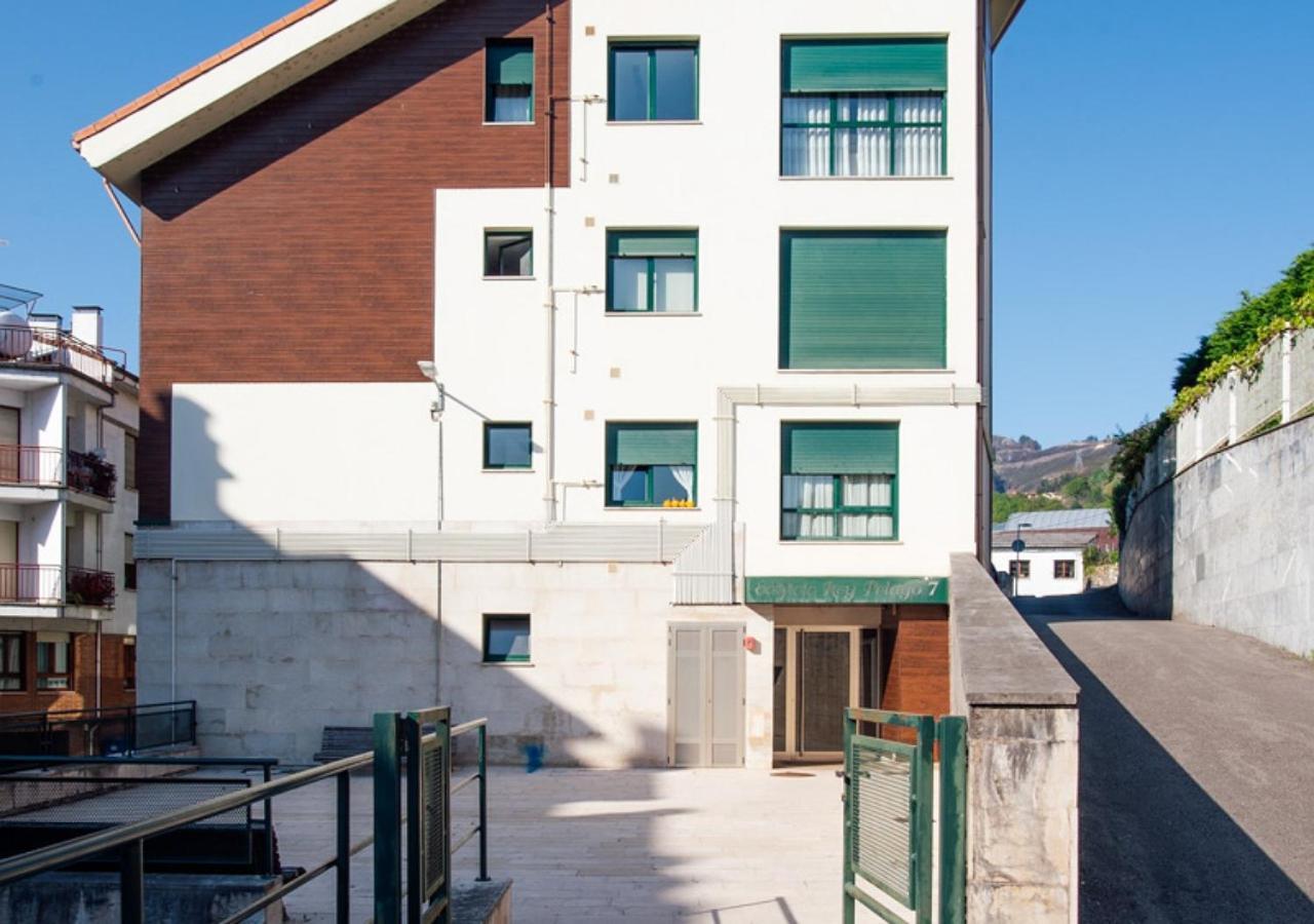 Apartamento Irene Centrico Con Wifi Y Parking Coche Tamano Medio Onís Kültér fotó